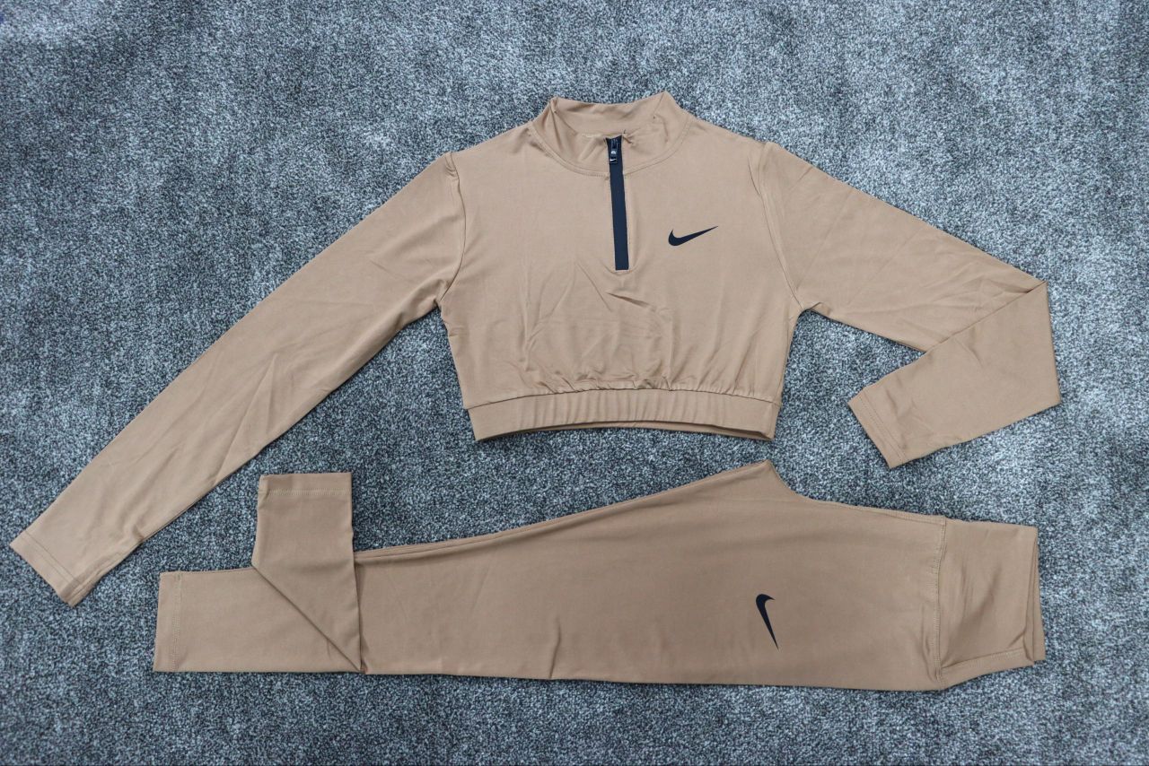 ست کراپ آستین بلند و لگ جنس پارچه: ریون B 4 رنگ ، 3 سایز ، مشکی دوبل  جین 15 عددی L,XL,XXL